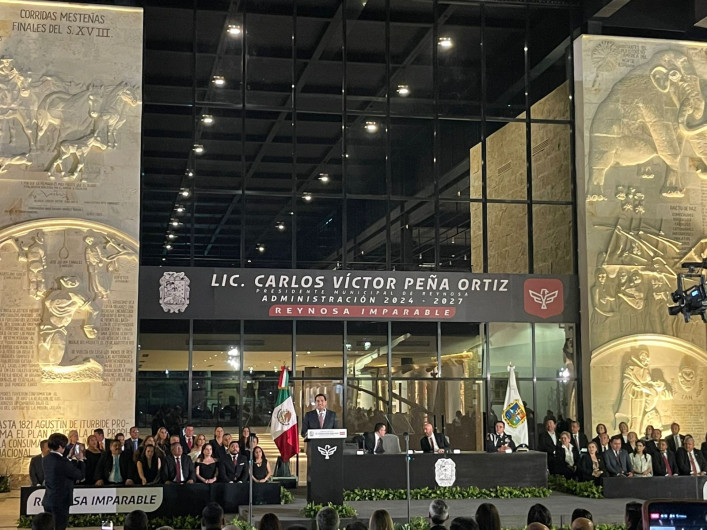 Toma protesta alcalde reelecto Carlos Peña Ortiz 