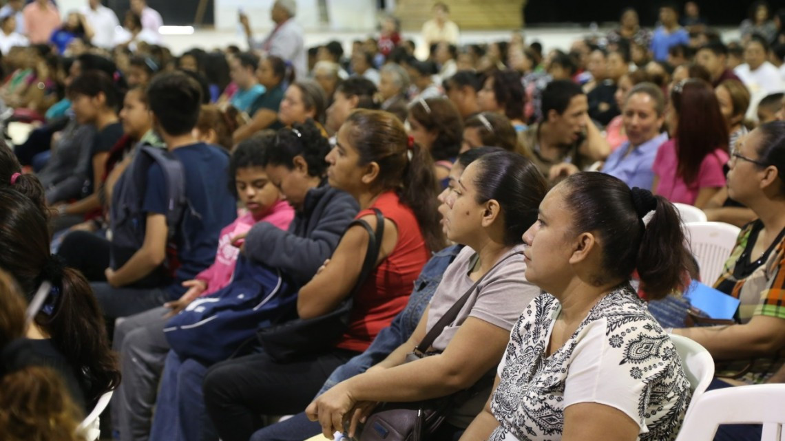 Alcaldesa reparte apoyos a madres de hijos con discapacidad