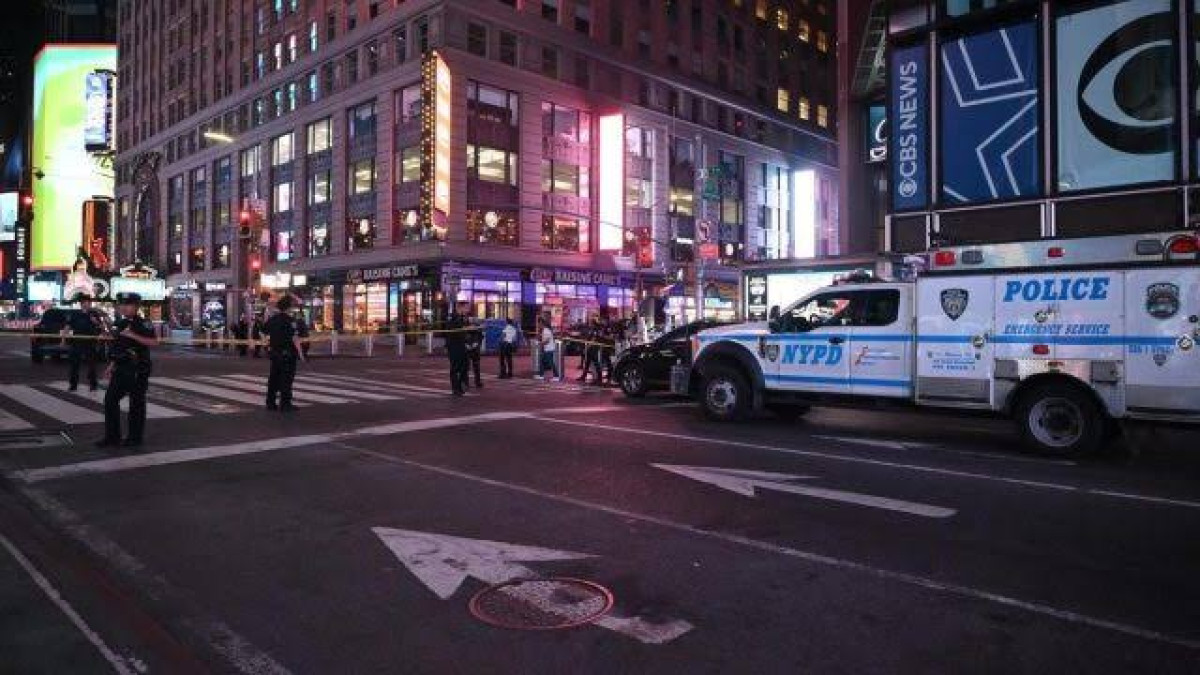 Tiroteo en Times Square deja tres heridos; detenido un adolescente de 17 años