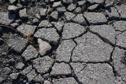 Siguen sin reparar pavimento de avenida principal Jalapa