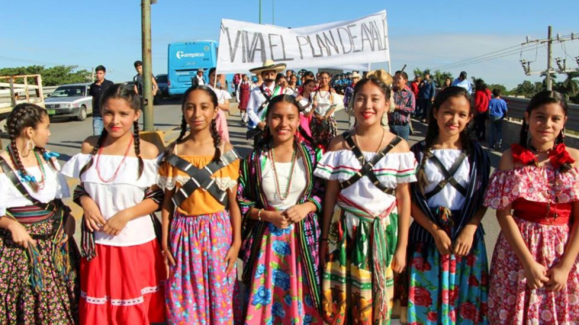 Realizan desfile por 107 Aniversario de la Revolución Mexicana