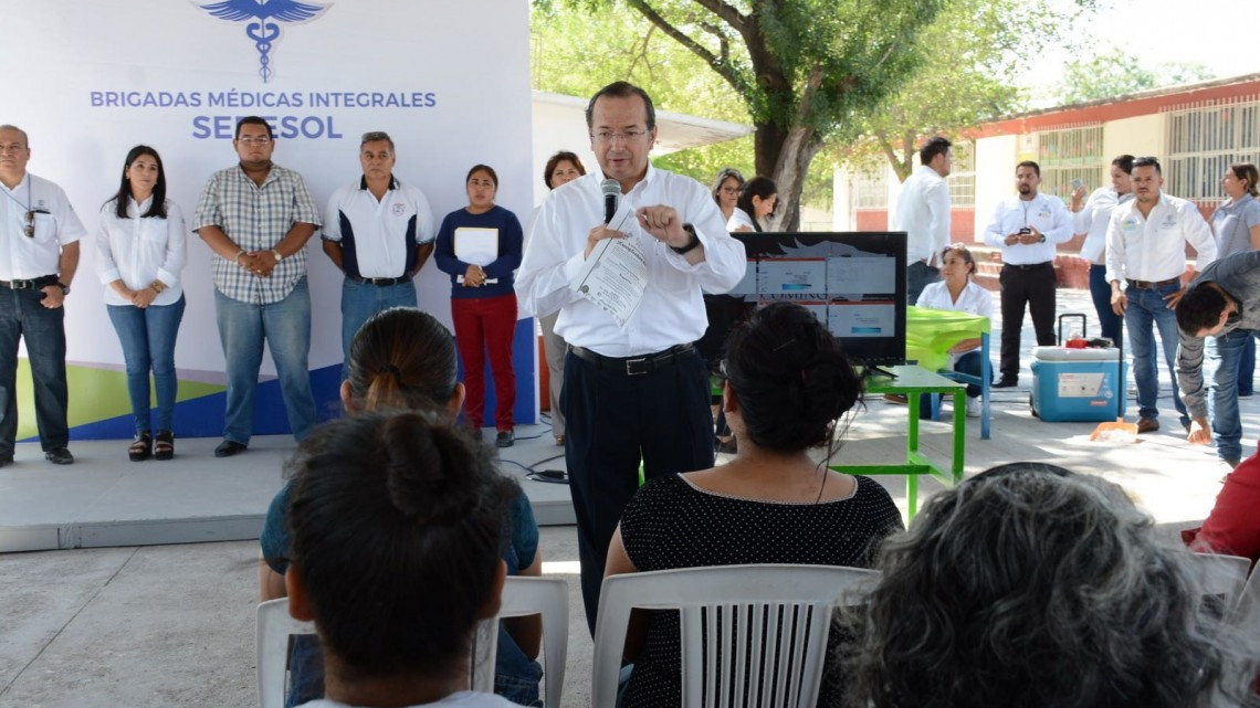 Reciben en la colonia López Portillo beneficios de Brigada
