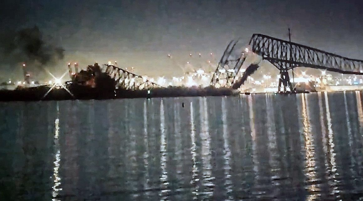Puente en Baltimore colapsa tras recibir golpe de un barco de carga