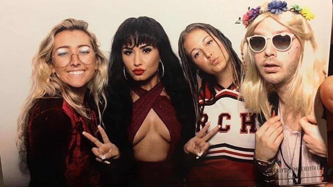 ¡Demi Lovato se disfrazó de Selena!