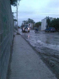 Comapa trabaja con equipo vactor