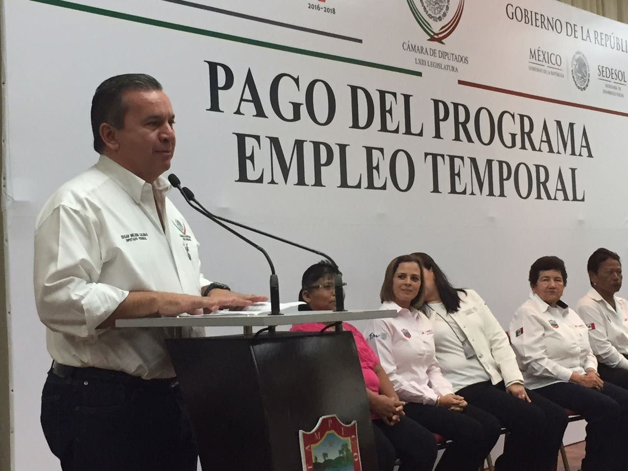 Reciben 400 despicadoras apoyo de empleo temporal