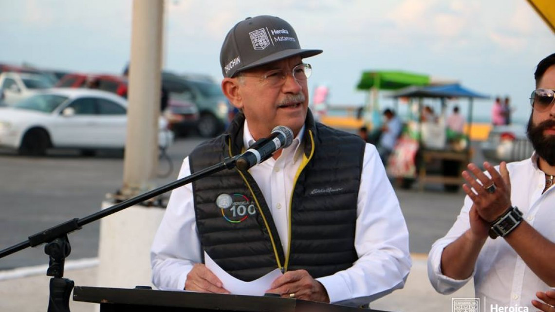 Develan placa de Rigo Tovar en Playa Bagdad