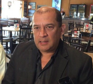 Piden cese de funcionarios tras asesinato de activista