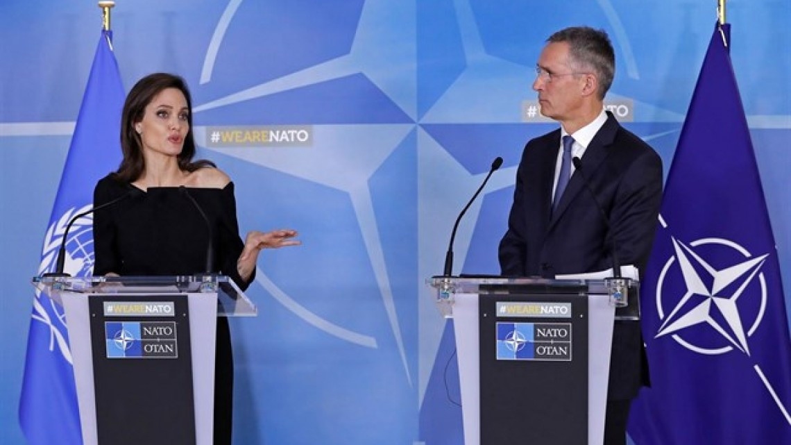 Angelina Jolie con OTAN contra la violencia sexual