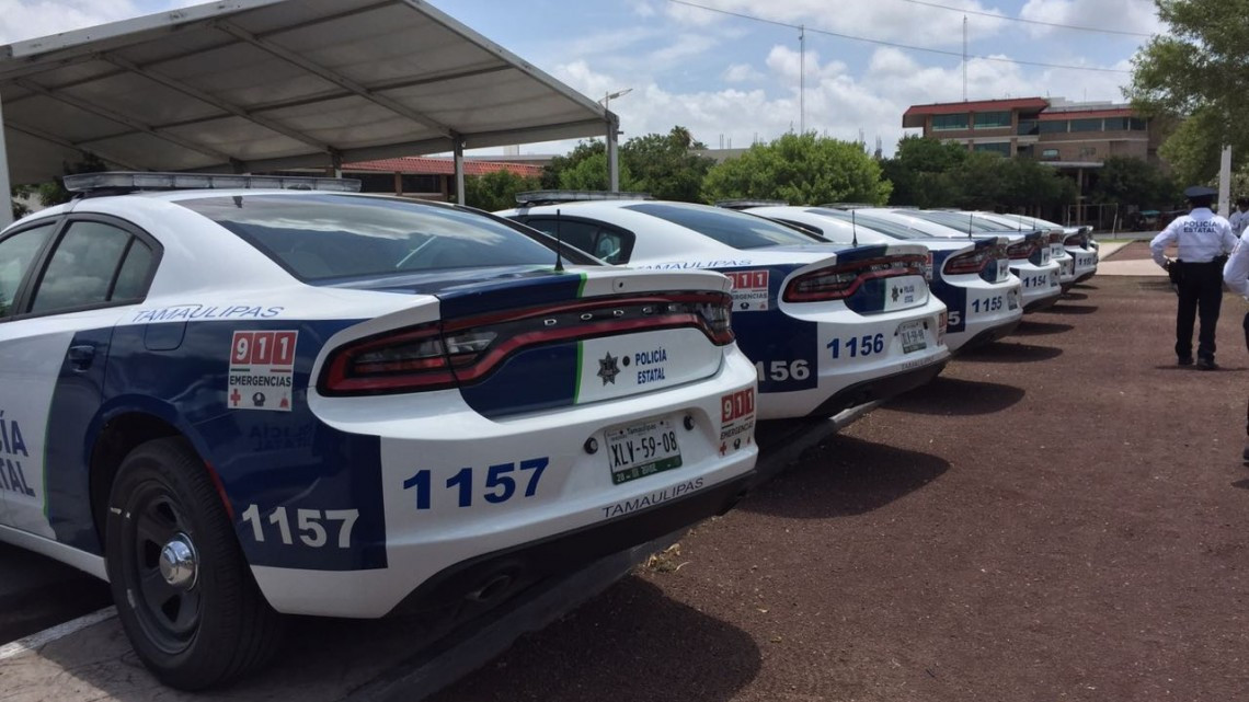 Entrega gobernador 10 patrullas de la Policía de proximidad