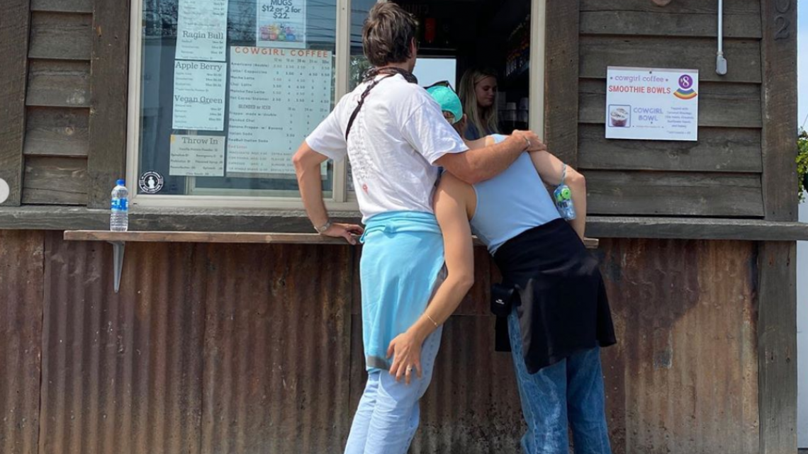 Fans enloquecen con fotos de Jacob Elordi y Tommy Dorfman 