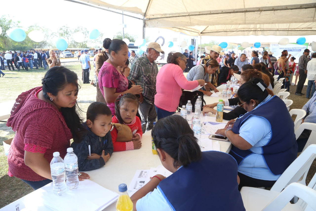 2 mil 500 habitantes se reúnen con Maki Ortiz