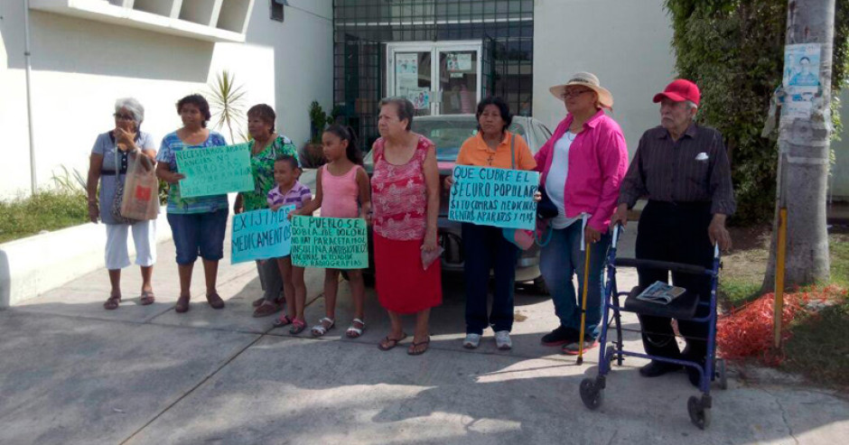 Protestan por falta de medicinas