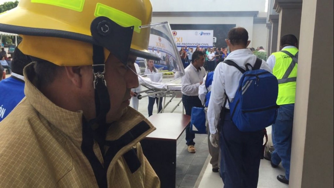 Bomberos listos para auxiliar a población durante fin de año