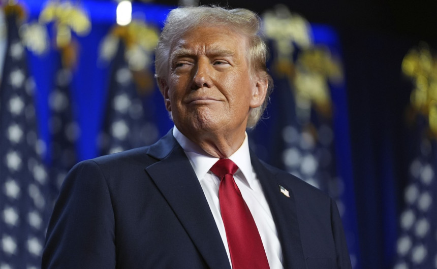 Trump confirma que firmará una orden para cobrar arancel del 25% a México y Canadá