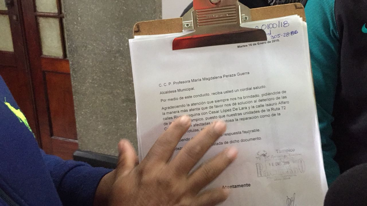 Piden concesionarios de ruta Colonias-Centro reparar calle