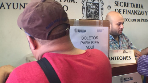 Cientos acuden a pago puntual de Predial