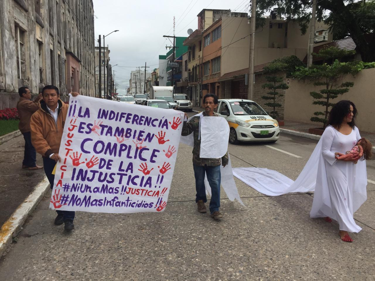 Protesta activista ante indiferencia de autoridades por caso de niña violada y asesinada