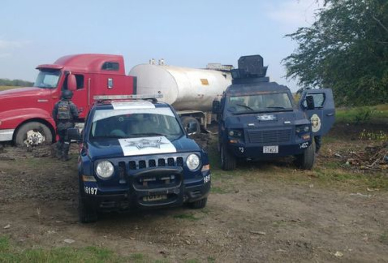 Gendarmería Nacional asegura 30,000 litros de diesel 