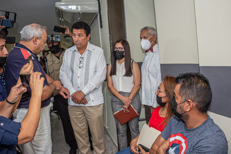  Supervisa Alcalde Mario López operación del módulo REPUVE; nacionalizan 100 vehículos diariamente  