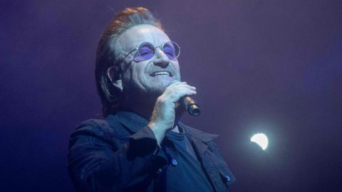 Bono se queda sin voz en pleno concierto en Berlín