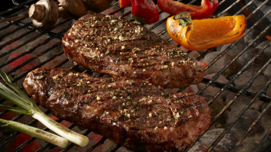 Vecinos se pelean por una carnita asada