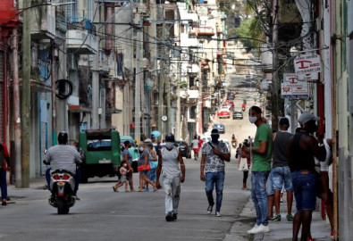 Cuba reconoce crisis sanitaria en el país; rechaza ayuda humanitaria