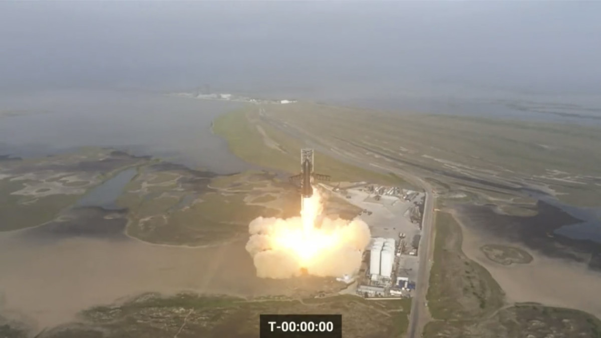 Starship de SpaceX logra despegar, pero explota minutos después