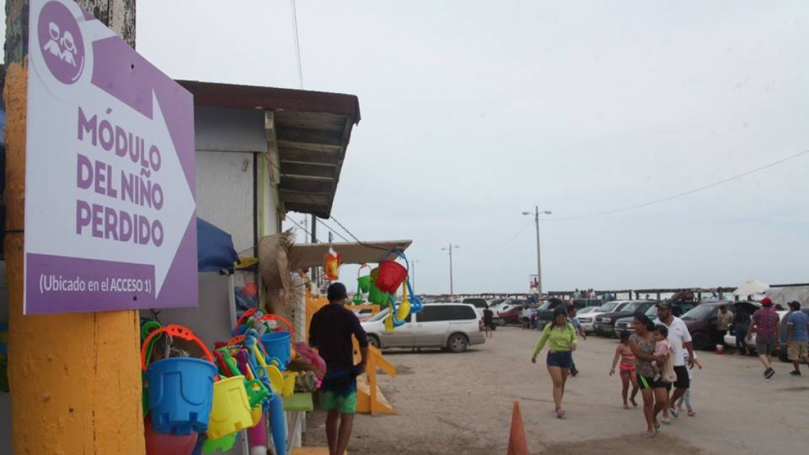 Continua colocación de pulseras para menores