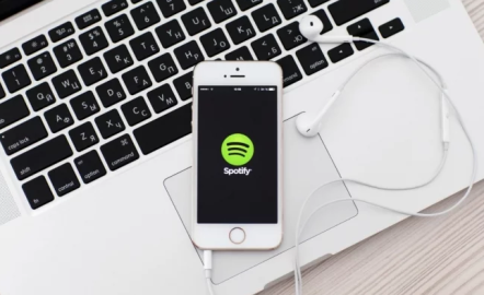 ¡Por fin! Ya podrás cantar junto con Spotify