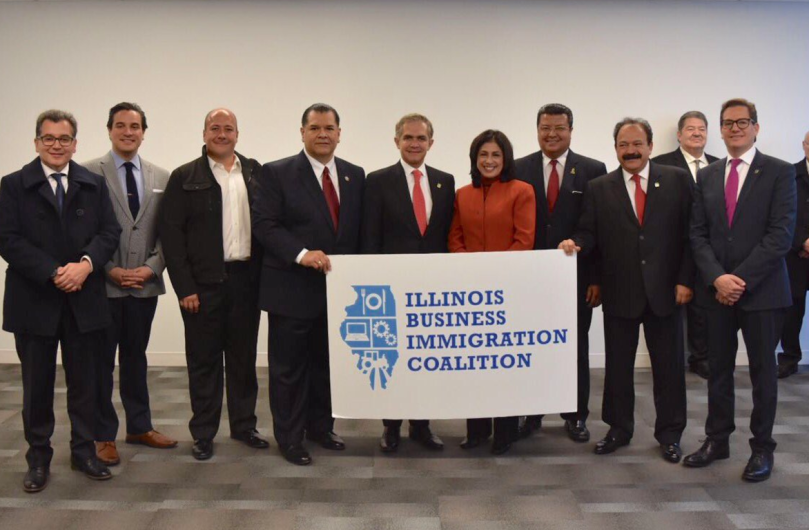 Mancera acuerda en Chicago crear fondo para la defensa de migrantes en EEUU