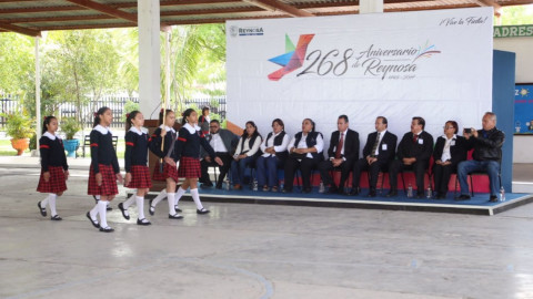 Ofrecen exhibición de Escoltas Escolares en Aniversario de Reynosa