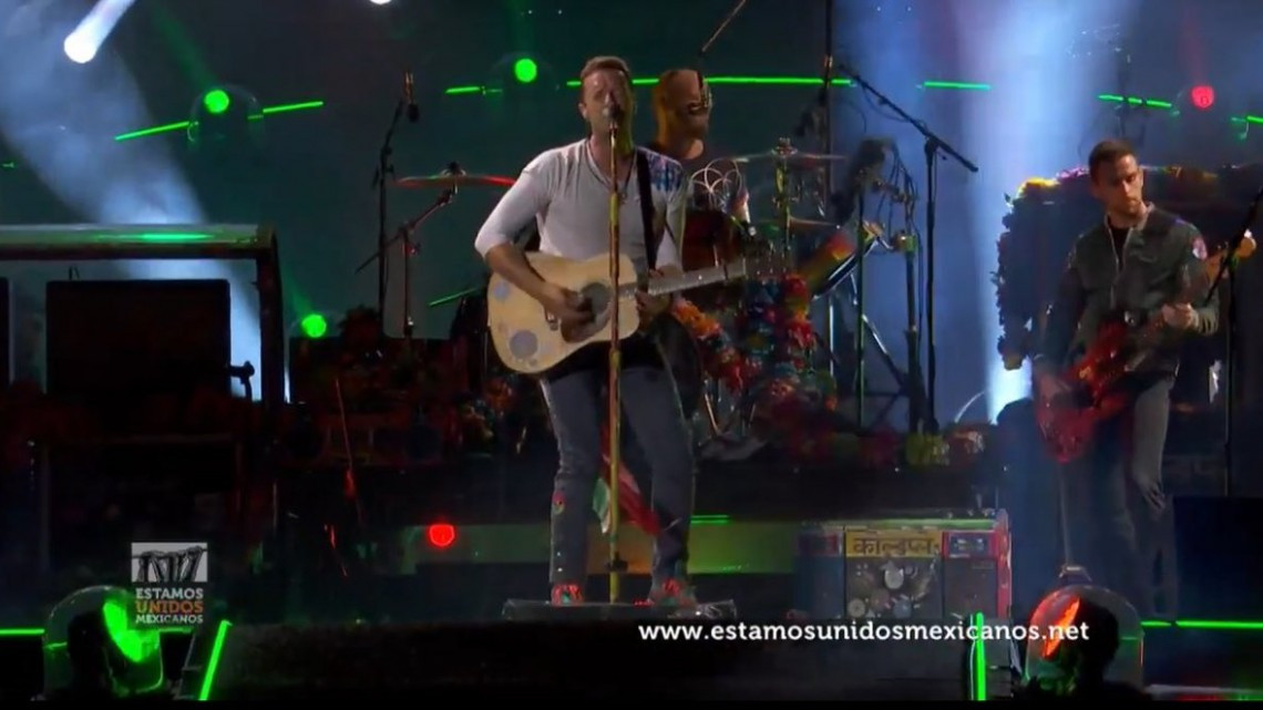 ¡Coldplay se unió a México con 'Life is Beautiful'!