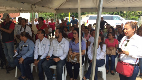 ⁠⁠⁠Entregan equipos para la creación de huertos