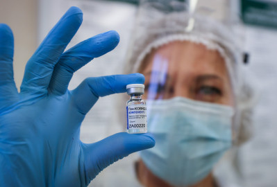 Vacuna Sputnik V muestra resultados del 91.6% de eficacia, según estudio 