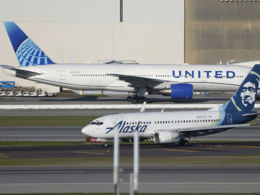 Aerolíneas dicen haber encontrado piezas sueltas al revisar los Boeing 737 Max 9