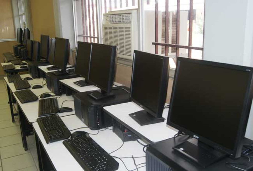 Asaltan primaria con pistola en mano, en Tabasco