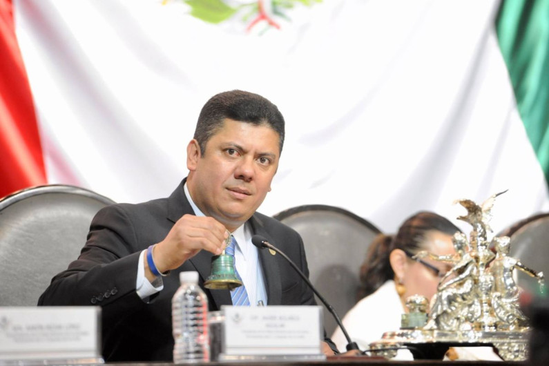 Diputados y senadores asistiran a una sesión del Congreso General