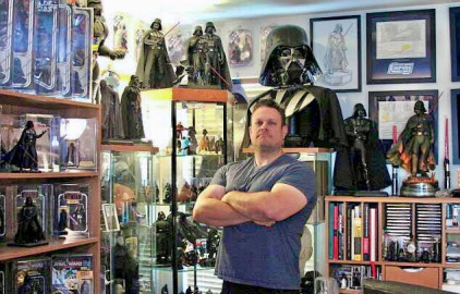 RGV tiene la colección más grande de Darth Vader