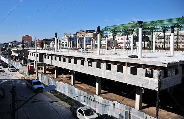 Lamenta Alcaldesa poco avance que llevan los nuevos mercados municipales