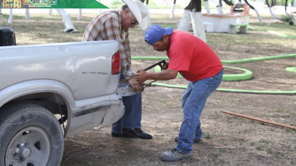 Dan mantenimiento a parque en colonia Hijos de Ejidatarios