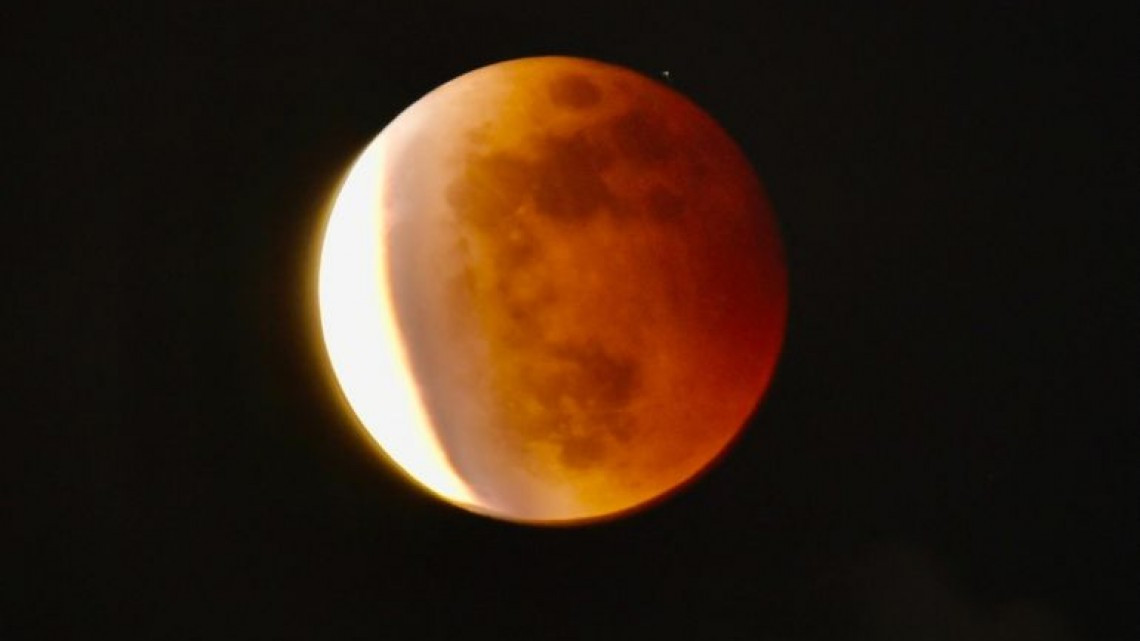 Así se vivió la "super luna" de mayo 