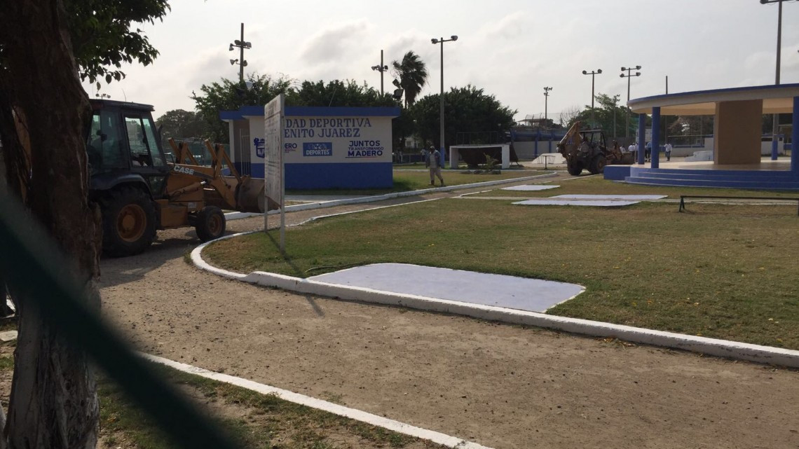 Se desploma techo de gradas en campo Benito Juárez 