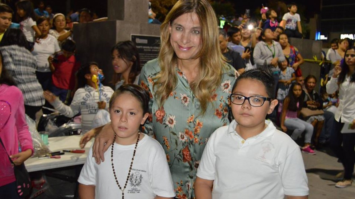 Realizan exposición de globos de cantoya gigantes