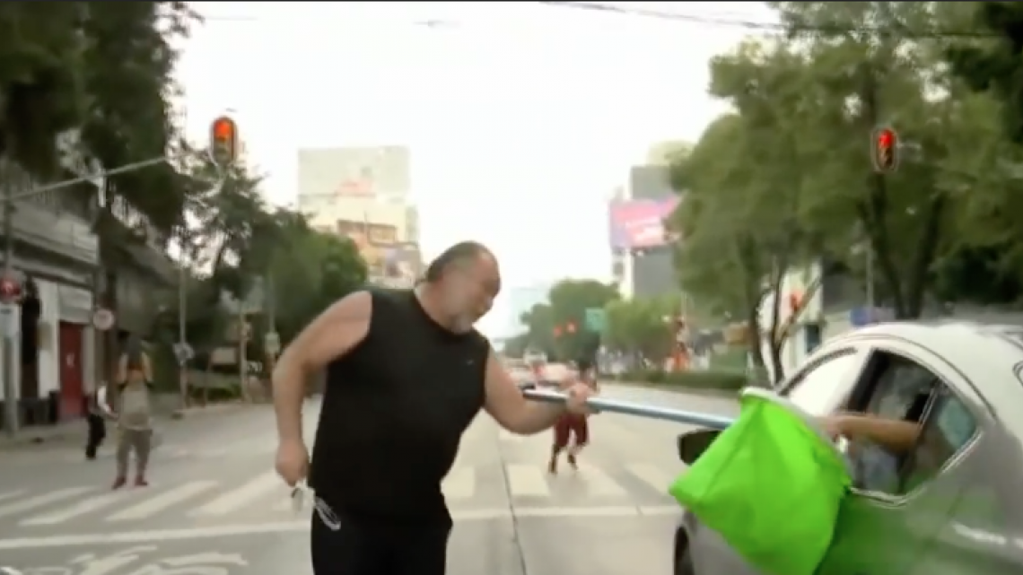 Jesús Ochoa sale a las calles para apoyar a artistas callejeros