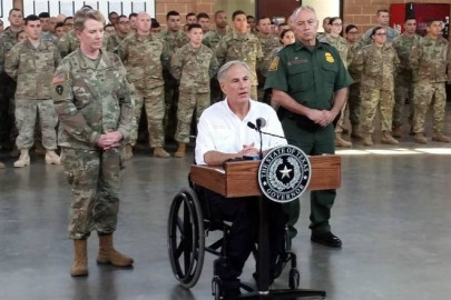 Visita gobernador Guardia Nacional en Texas