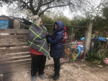 Entrega Gobierno de Tamaulipas cobertores a familias