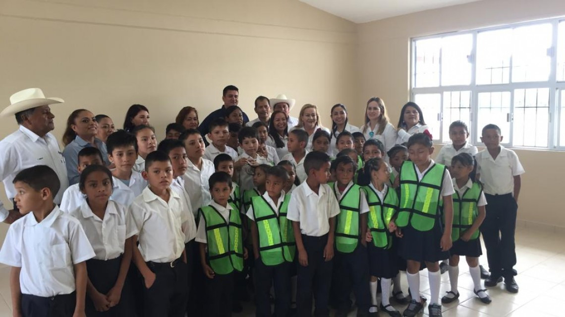 Gobierno municipal entrega obras de beneficio común