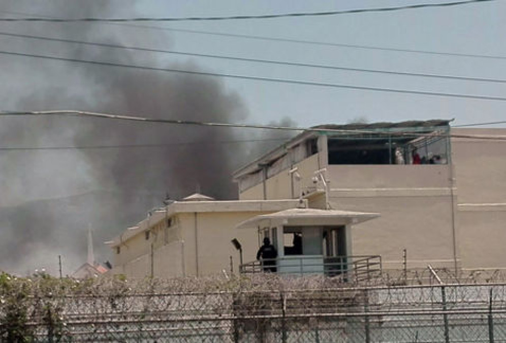 Registran disturbios en penal de Topo Chico