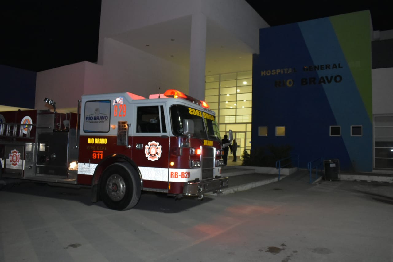 Entrega Protección Civil Colchonetas y Cobertores en la vía pública